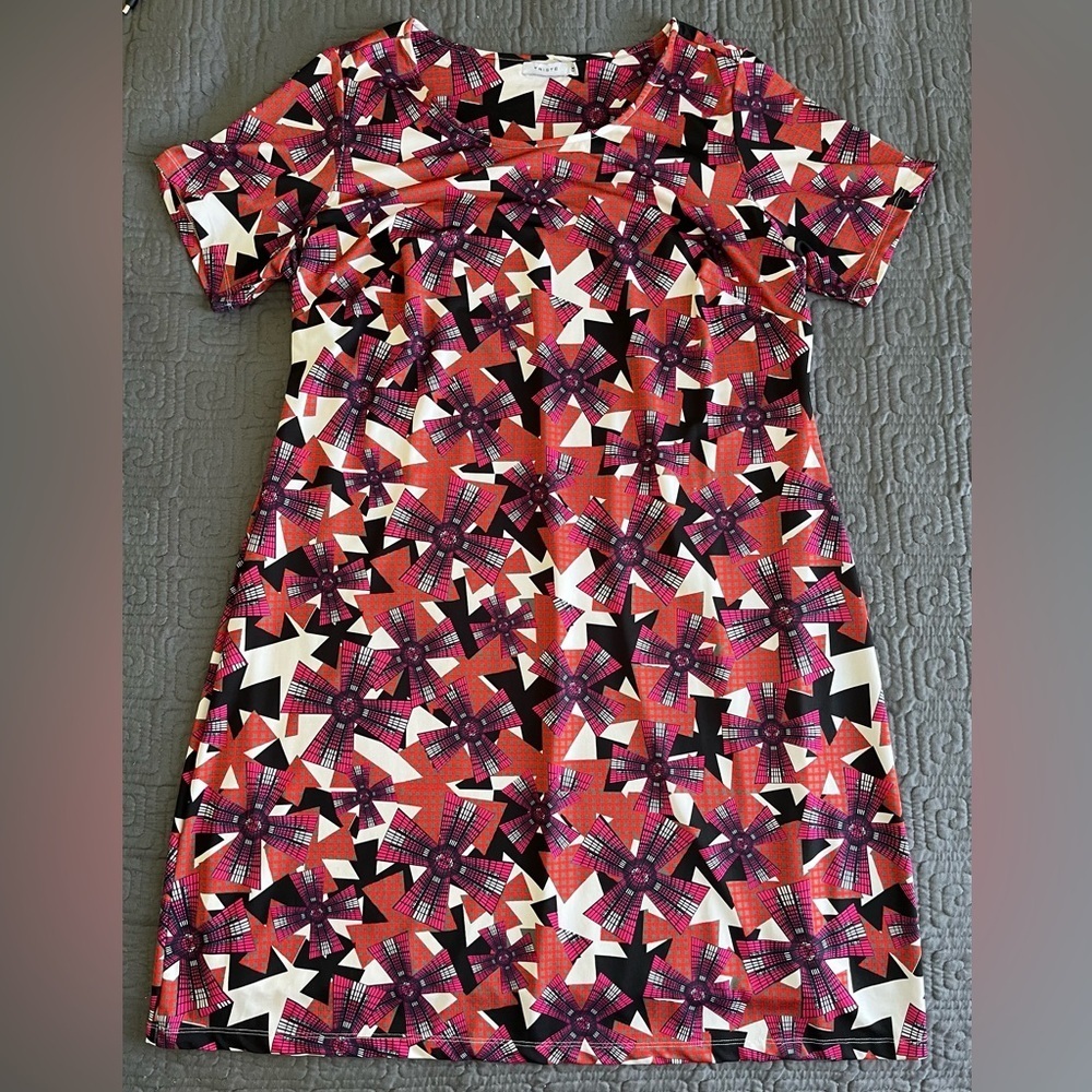 Triste Red Geometric Shapes Dress - Plus Size - Picture 5 of 5